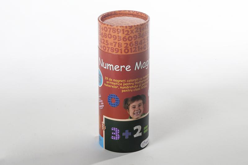 "Numere MagneticeIncanta-ti copilul cu 39 de magneți colorați cu numereși semnearitmetice pentru învățarea aritmeticii